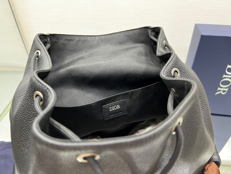 Dragons Bags Detail