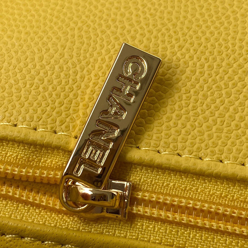Dragons Bags Detail