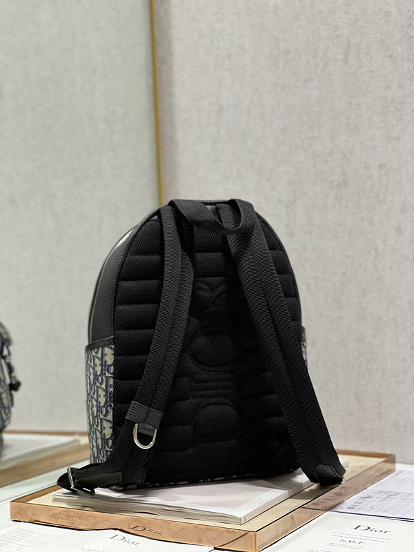 Dragons Bags Detail