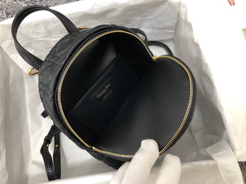 Dragons Bags Detail