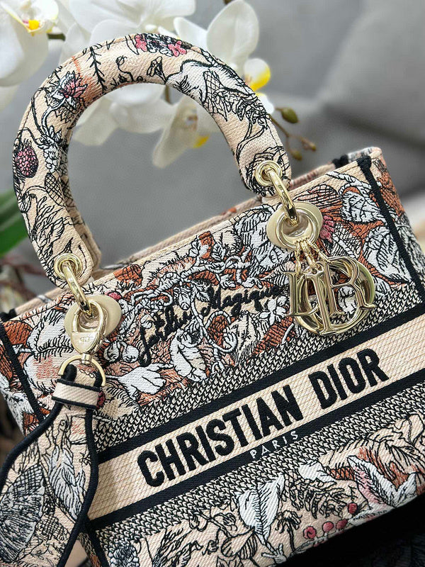 Dragons Bags Detail