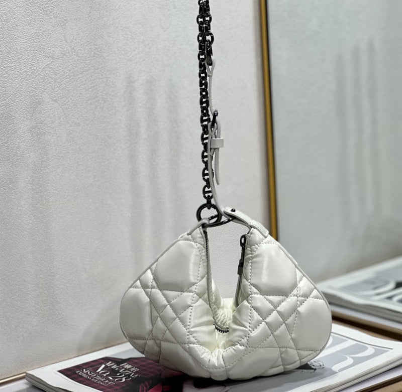 Dragons Bags Detail