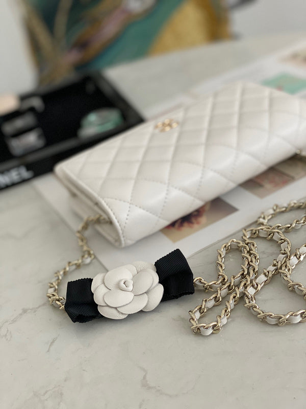 Dragons Bags Detail