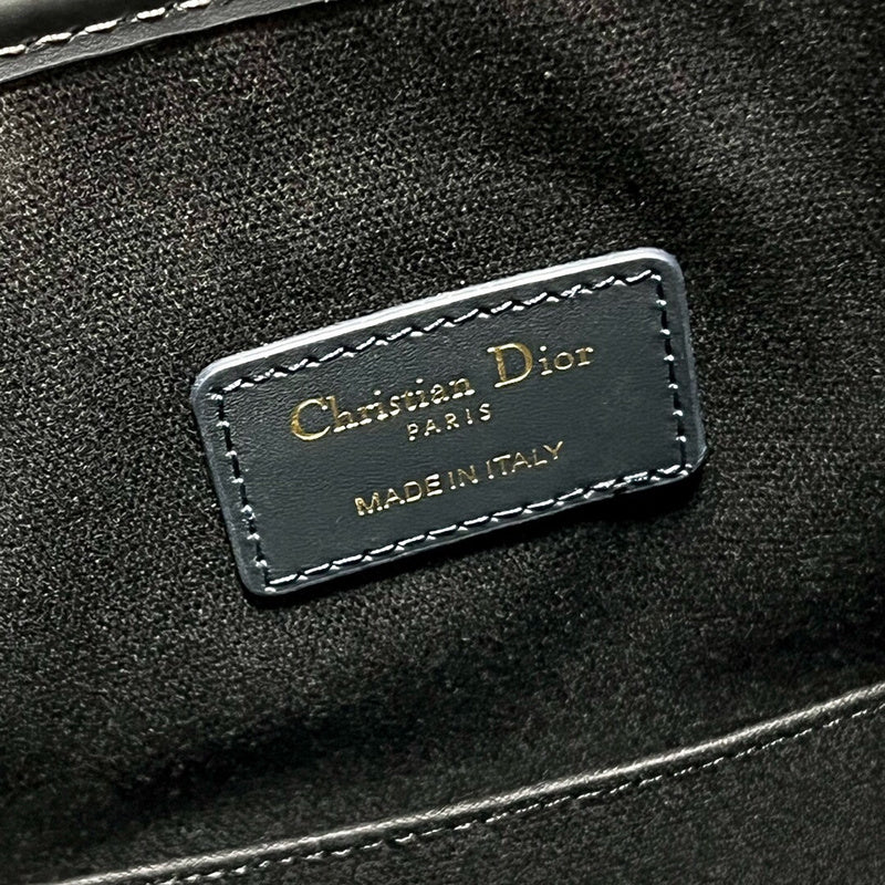 Dragons Bags Detail
