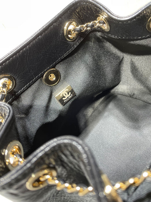Dragons Bags Detail