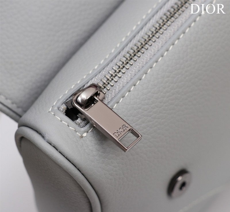 Dragons Bags Detail