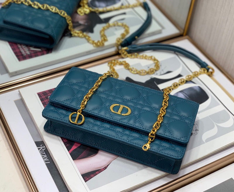 Dragons Bags Detail