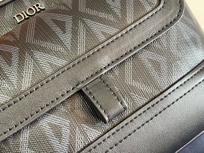 Dragons Bags Detail
