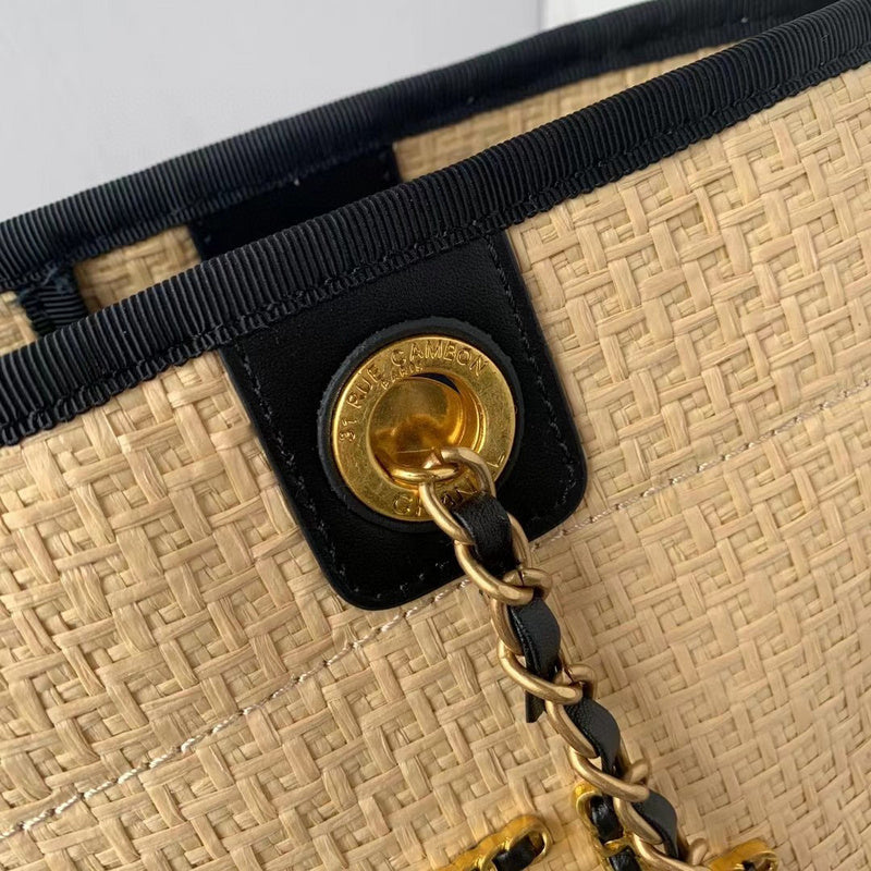 Dragons Bags Detail