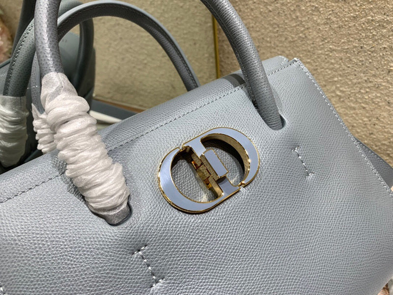 Dragons Bags Detail