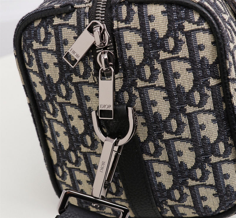 Dragons Bags Detail
