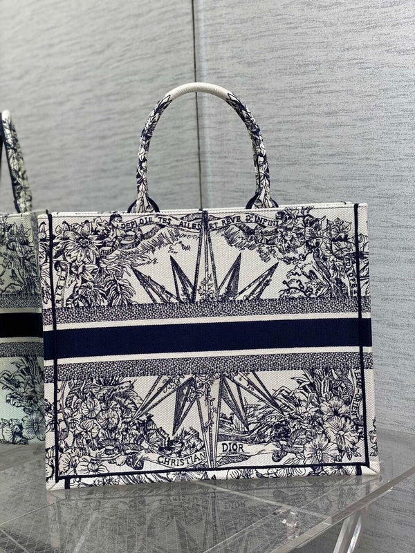 Dragons Bags Detail