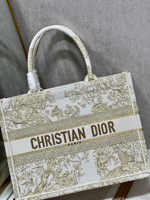 Dragons Bags Detail