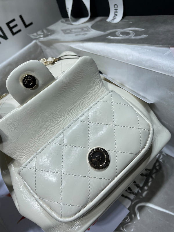 Dragons Bags Detail