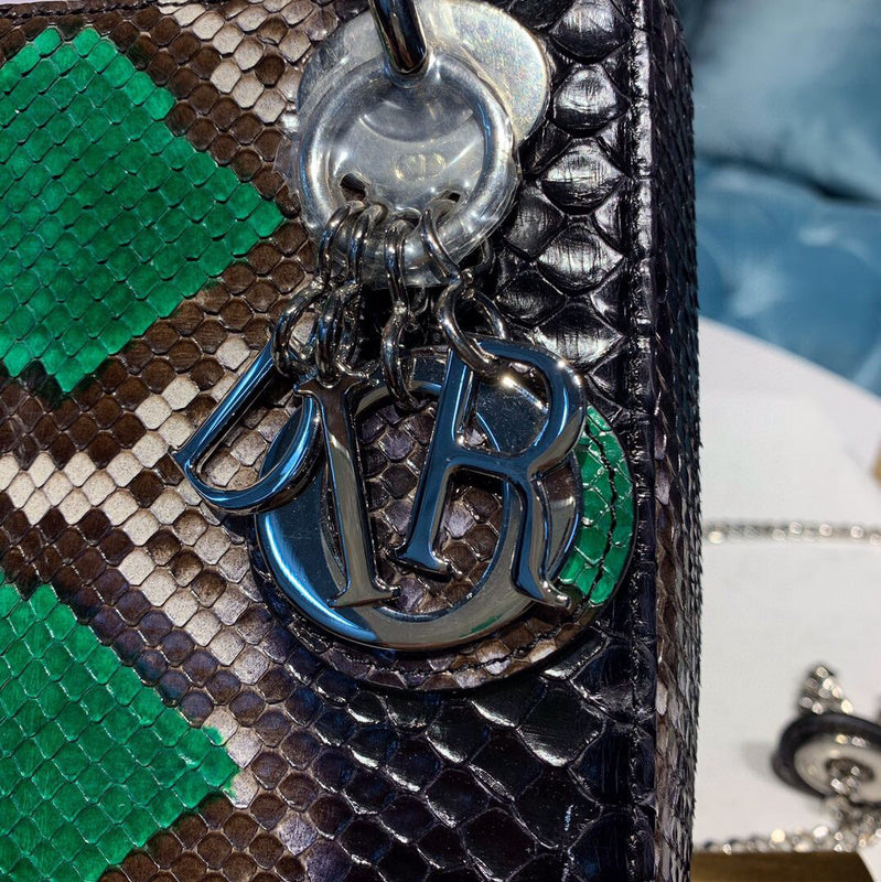 Dragons Bags Detail