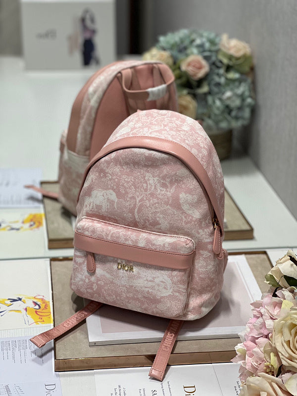 Dragons Bags Detail
