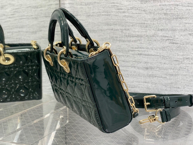 Dragons Bags Detail