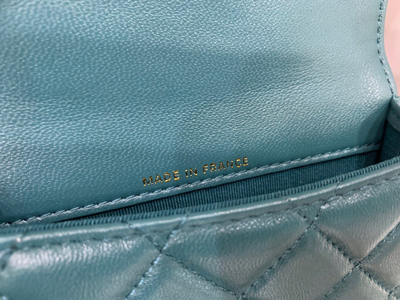 Dragons Bags Detail