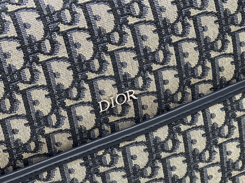 Dragons Bags Detail