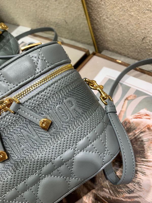 Dragons Bags Detail