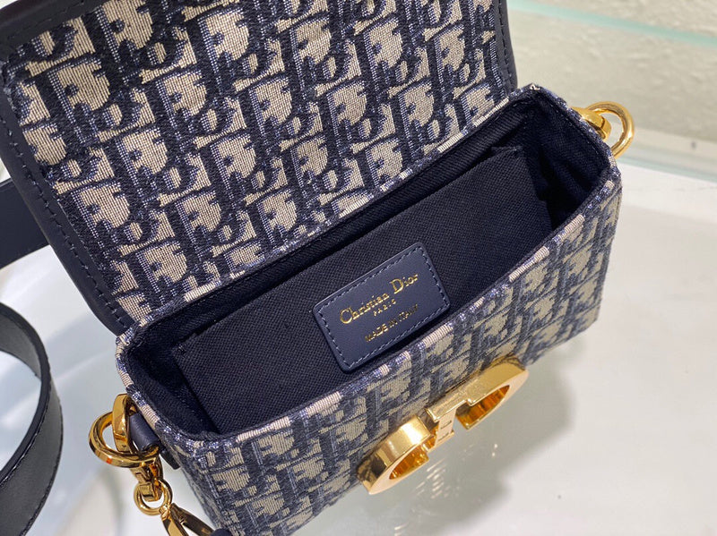 Dragons Bags Detail