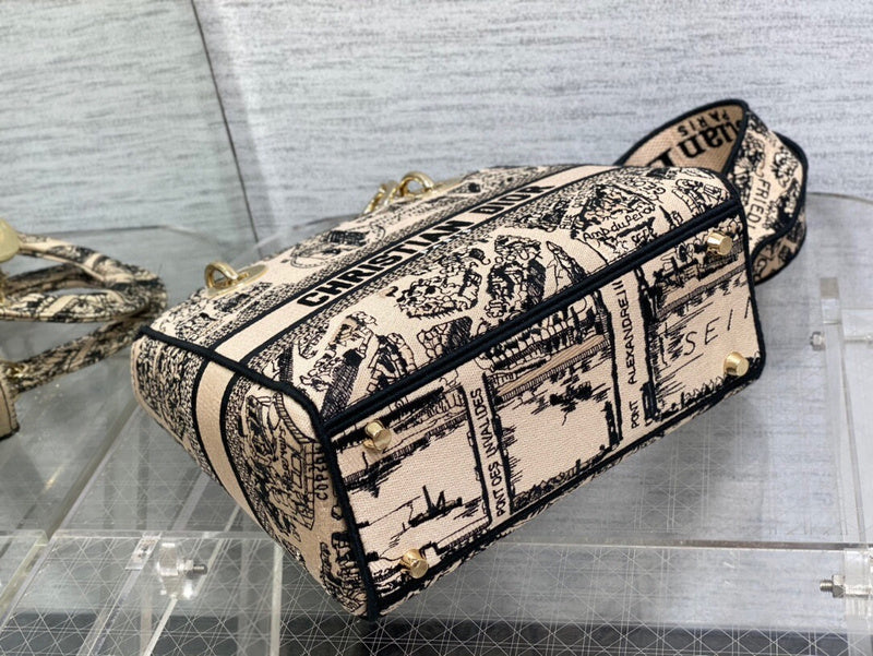 Dragons Bags Detail