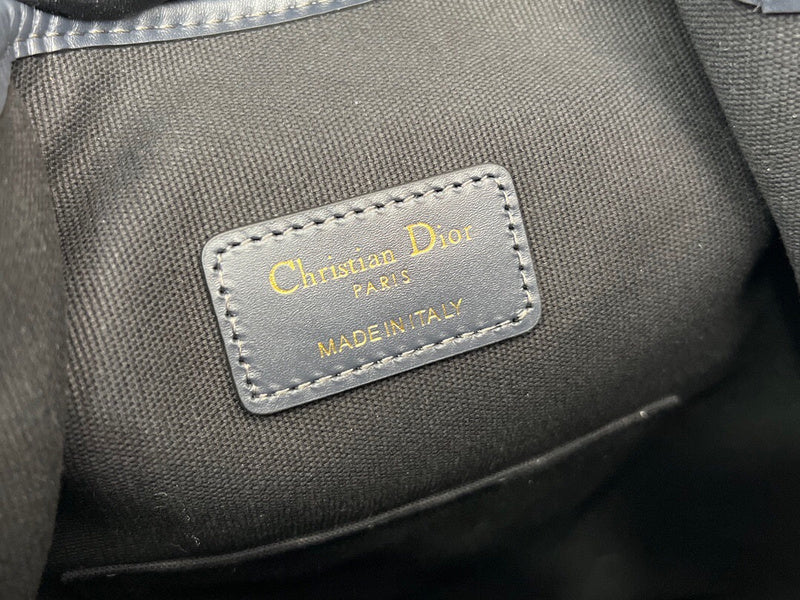 Dragons Bags Detail