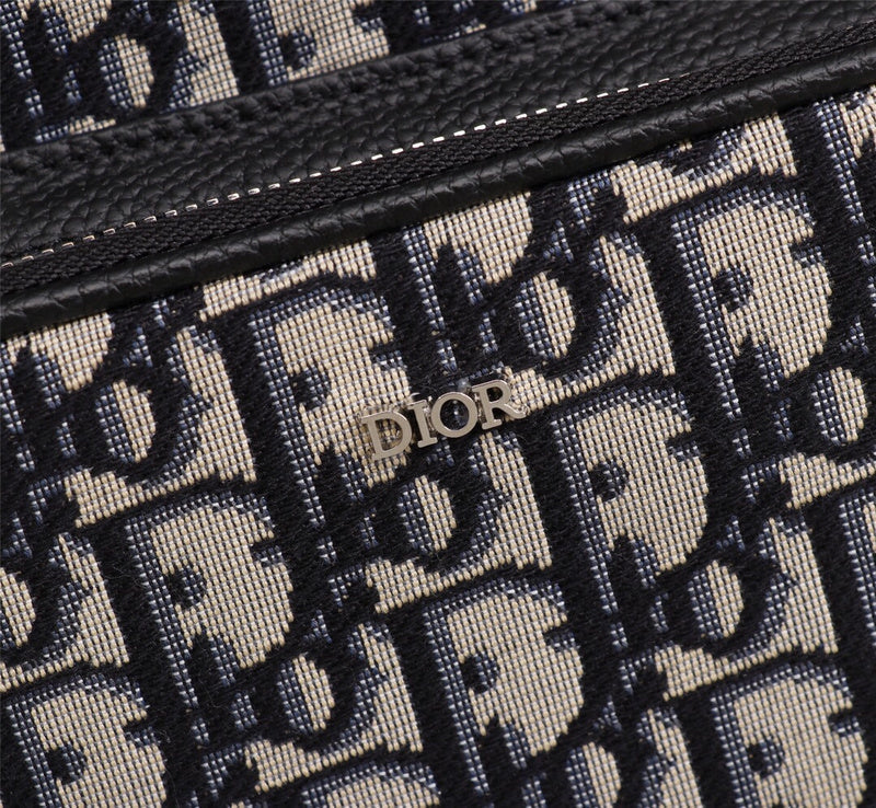 Dragons Bags Detail