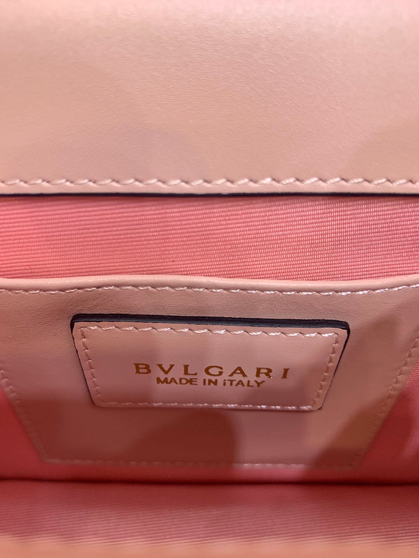 Dragons Bags Detail