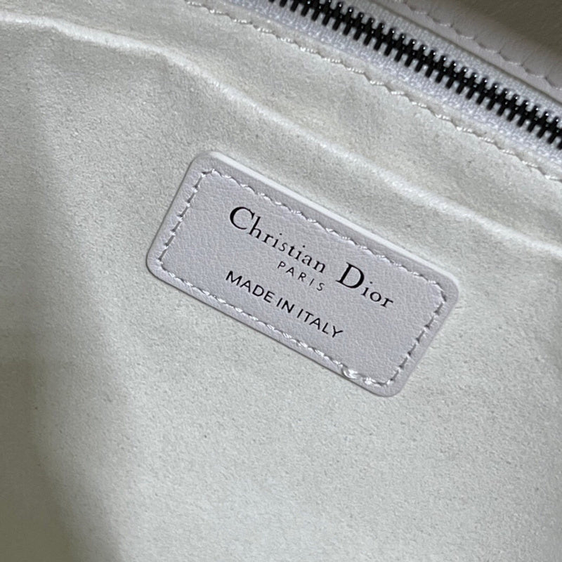 Dragons Bags Detail