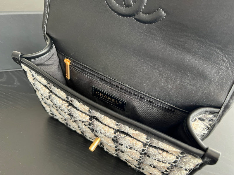 Dragons Bags Detail