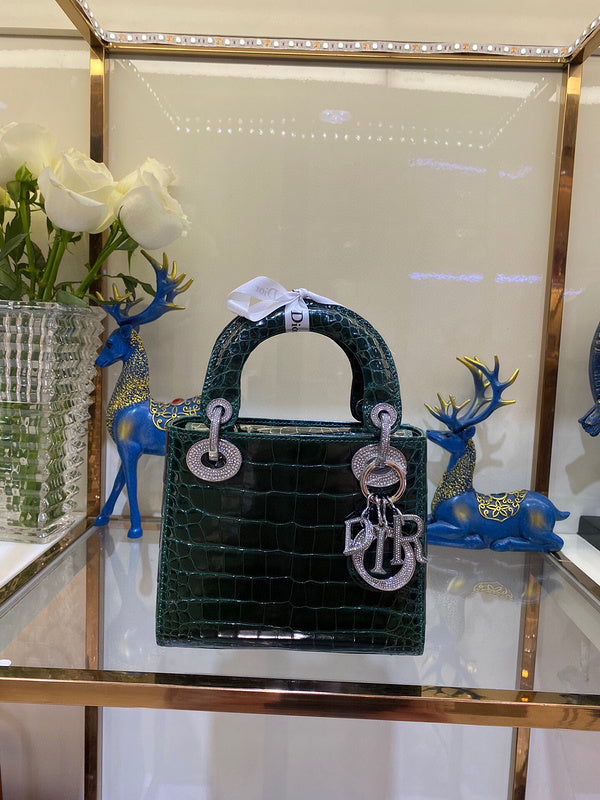 Dragons Bags Detail