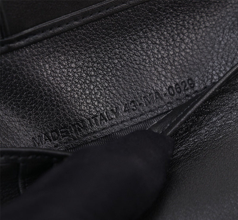 Dragons Bags Detail