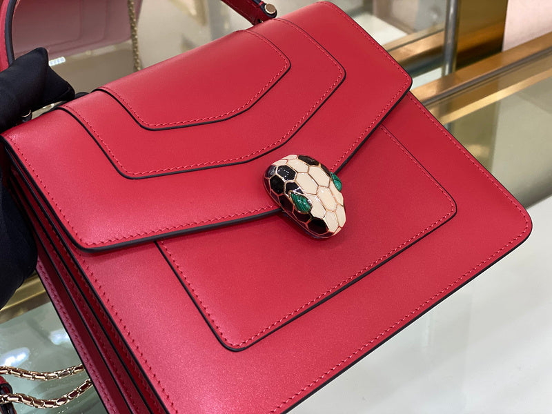 Dragons Bags Detail