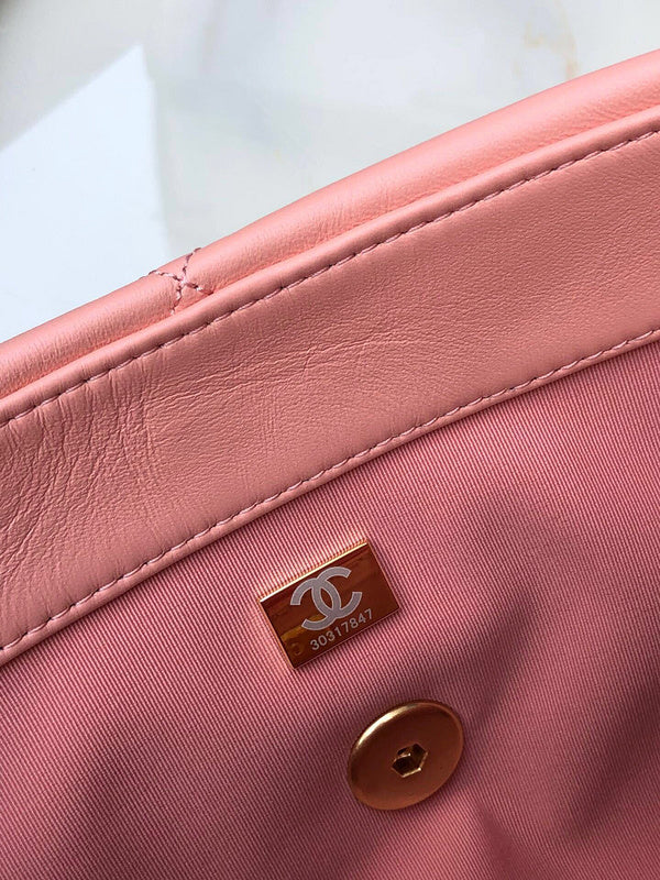 Dragons Bags Detail