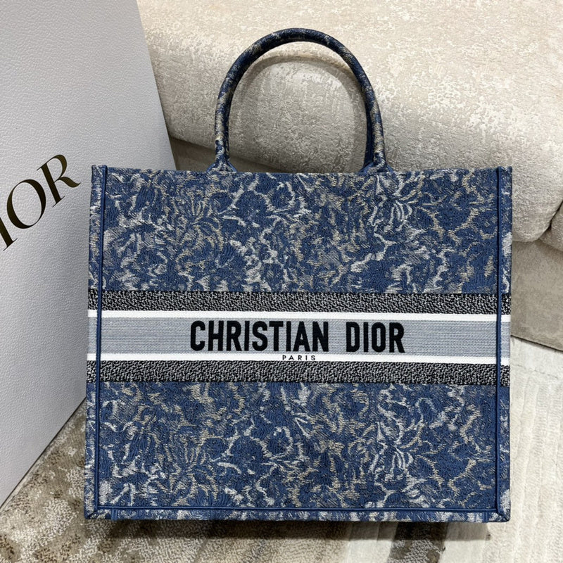 Dragons Bags Detail