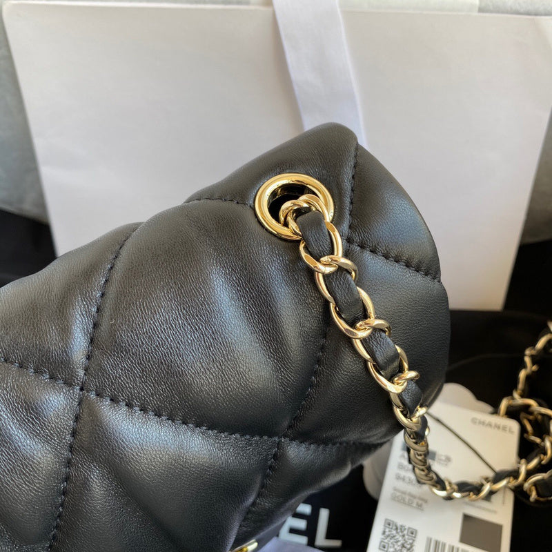 Dragons Bags Detail