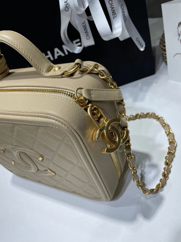 Dragons Bags Detail