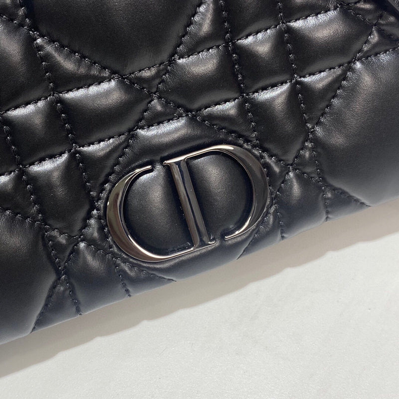Dragons Bags Detail