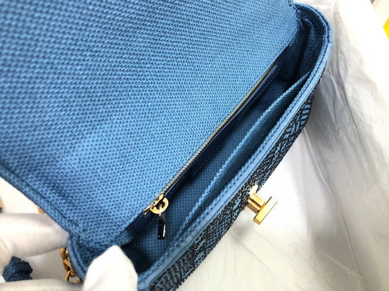 Dragons Bags Detail