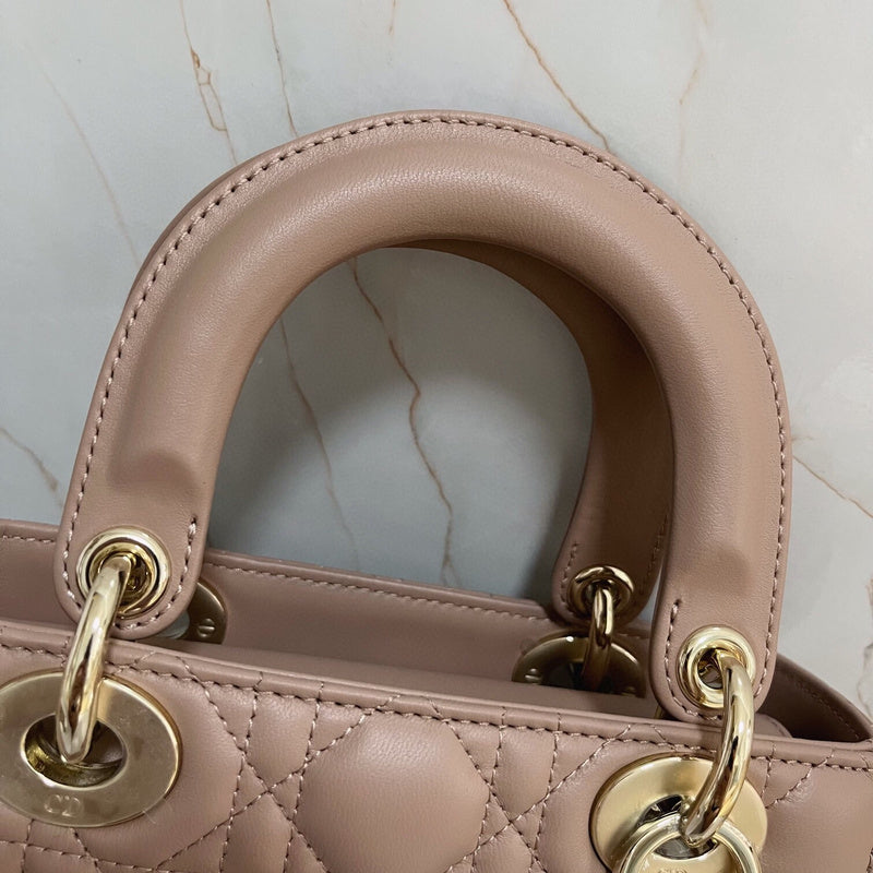 Dragons Bags Detail