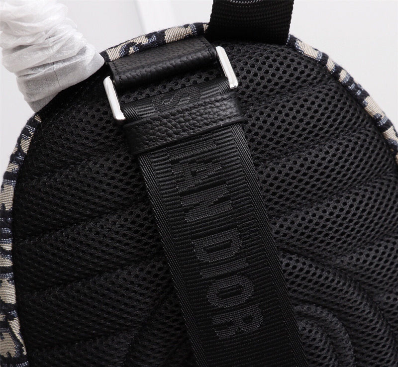 Dragons Bags Detail