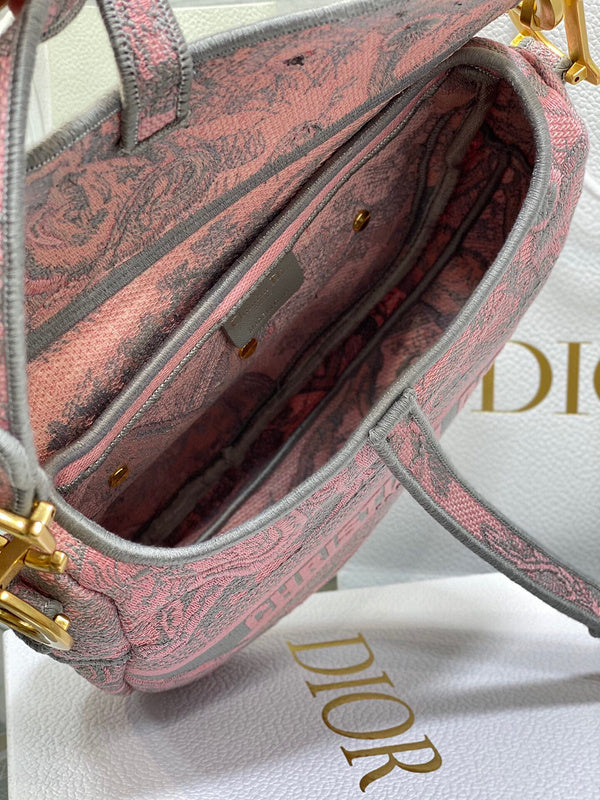 Dragons Bags Detail