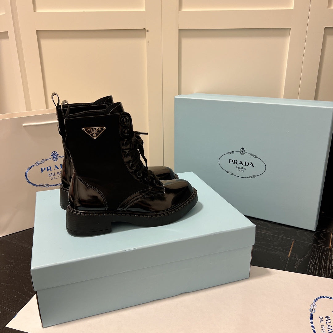 PD BRUSHED-LEATHER AND RE-NYLON BOOTS SHINY BLACK