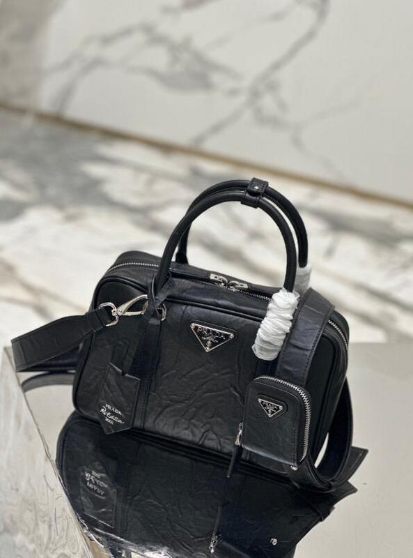 Dragons Bags Detail