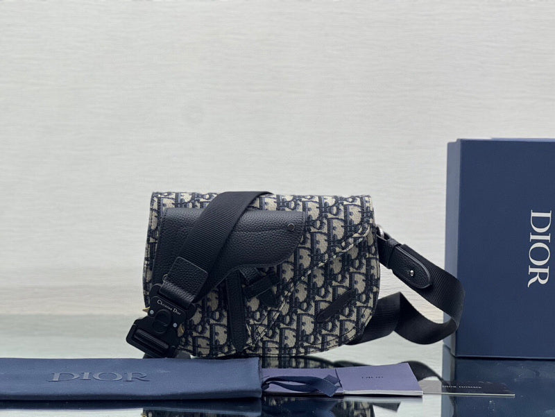 Dragons Bags Detail