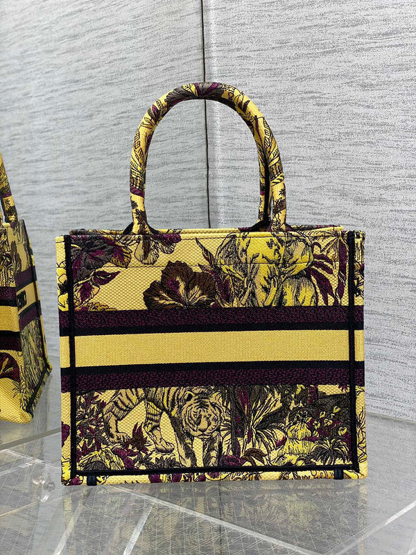 Dragons Bags Detail