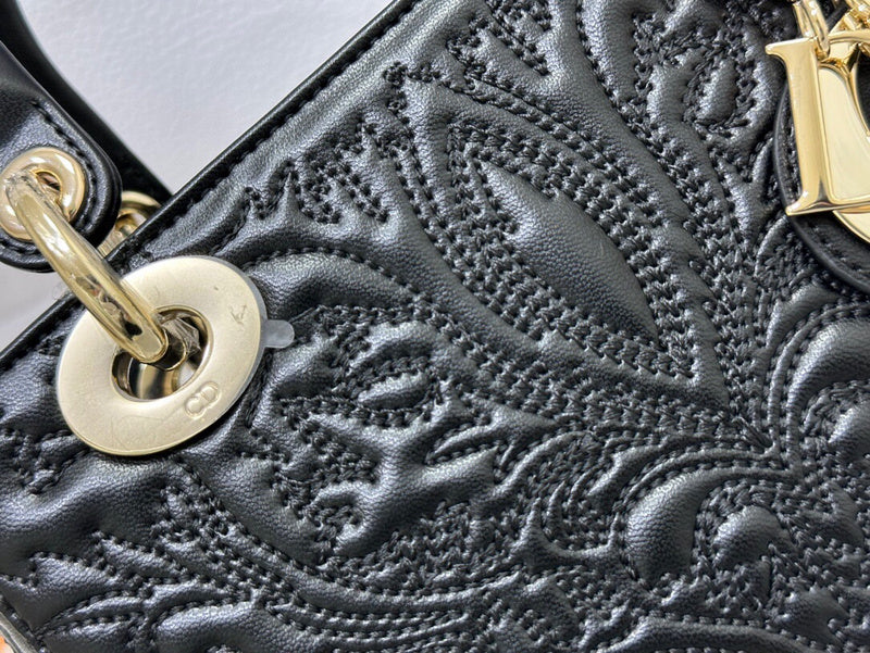 Dragons Bags Detail