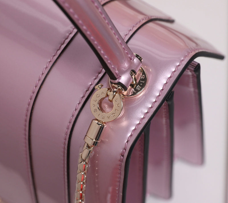 Dragons Bags Detail