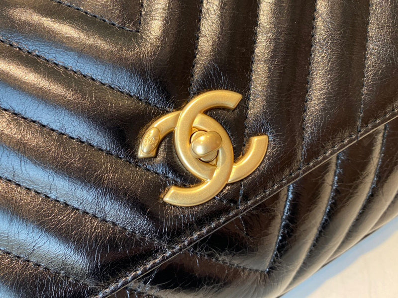Dragons Bags Detail